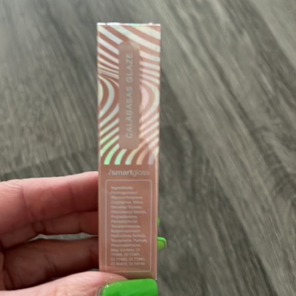 Toy.co Smart Gloss Calabasas – Peach Nude Lip Gloss Shine Glassy Glow NIB - Picture 4 of 7